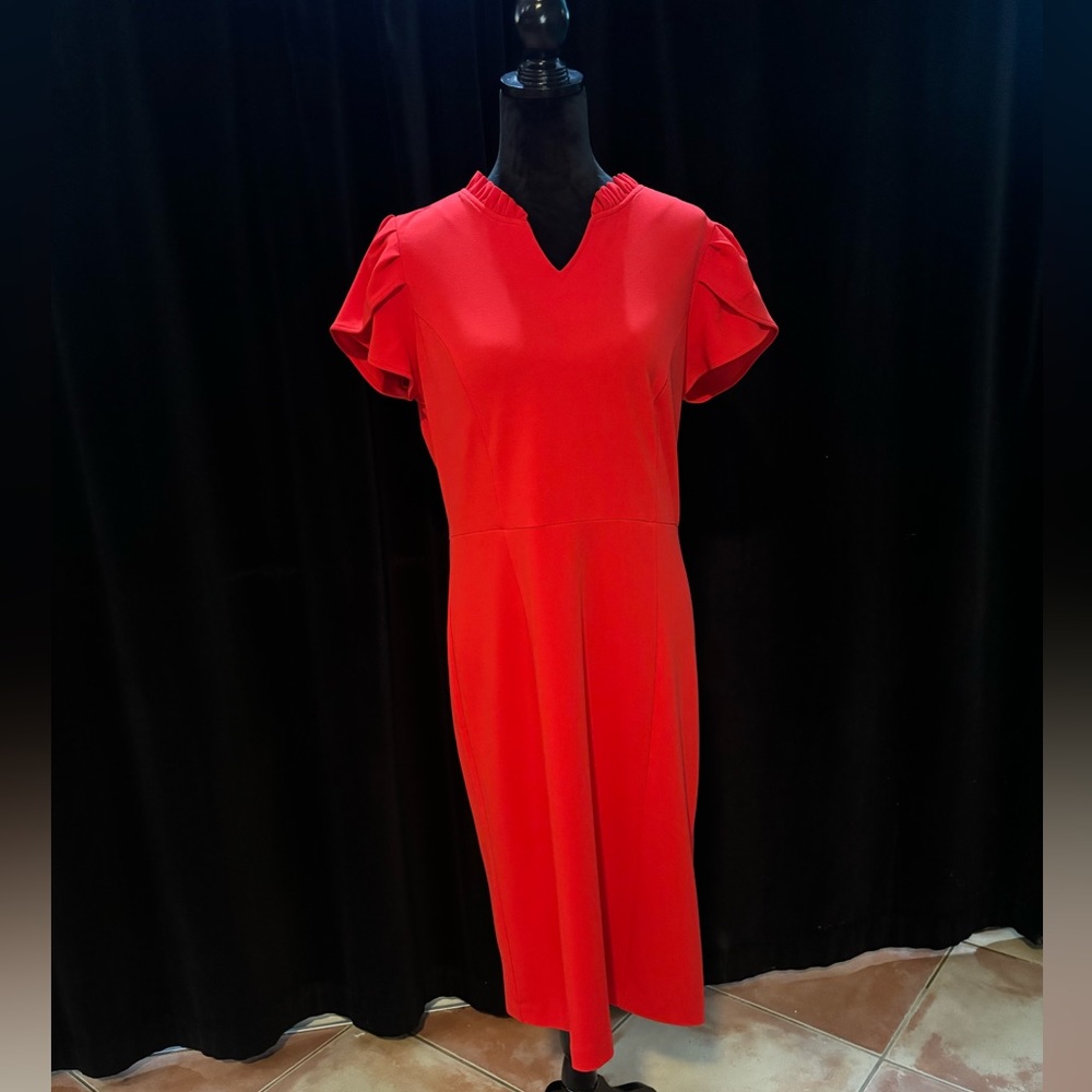 Red ruffle neck dress with cap Slygh